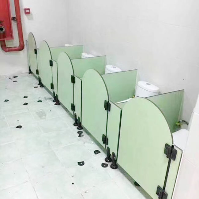 儿童卫生间隔